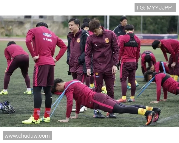 南京足球队转型之路的纪实探索与发展历程回顾